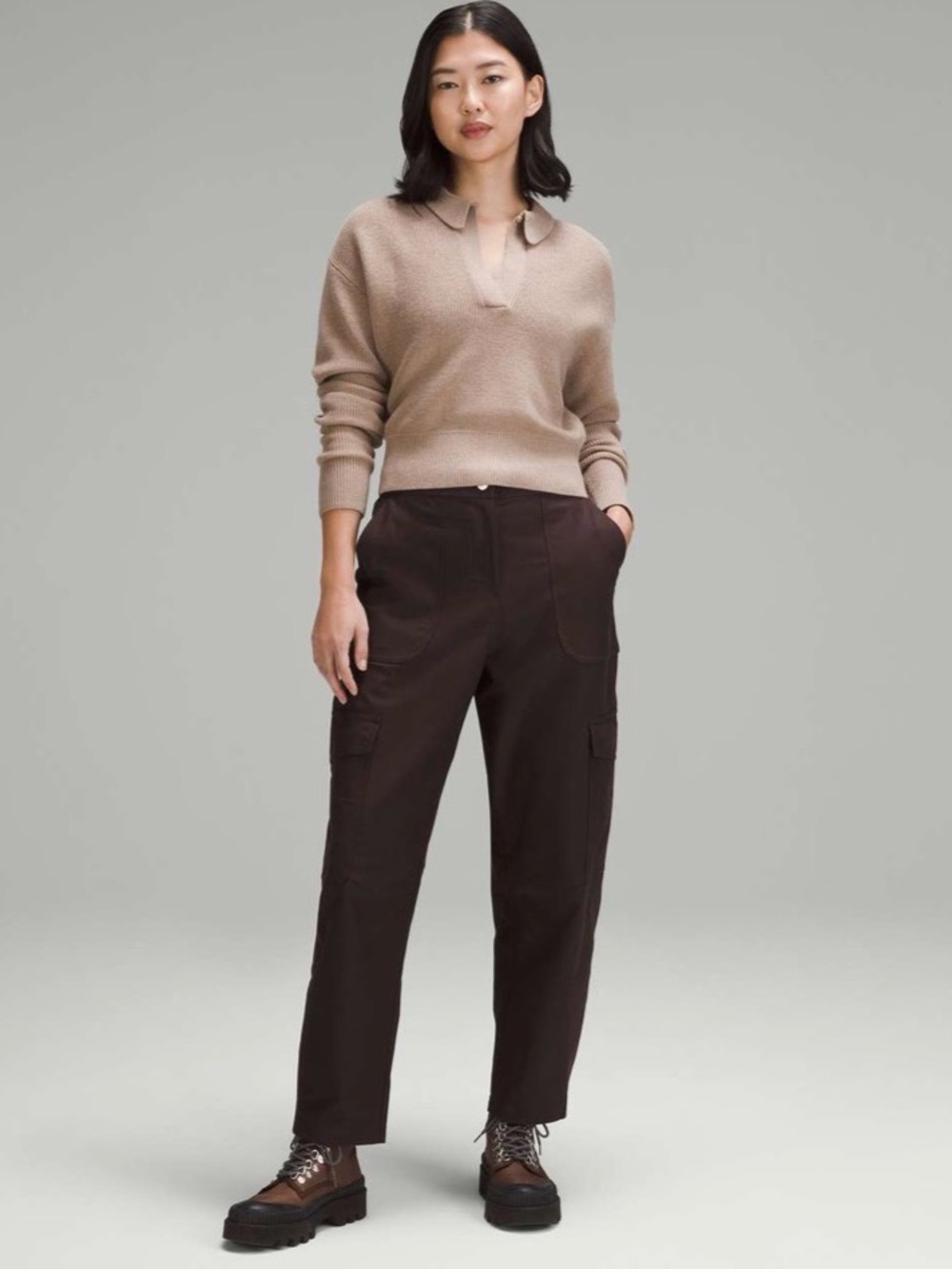 Lululemon Light Utilitech Cargo Pocket High-Rise Pant
Espresso
